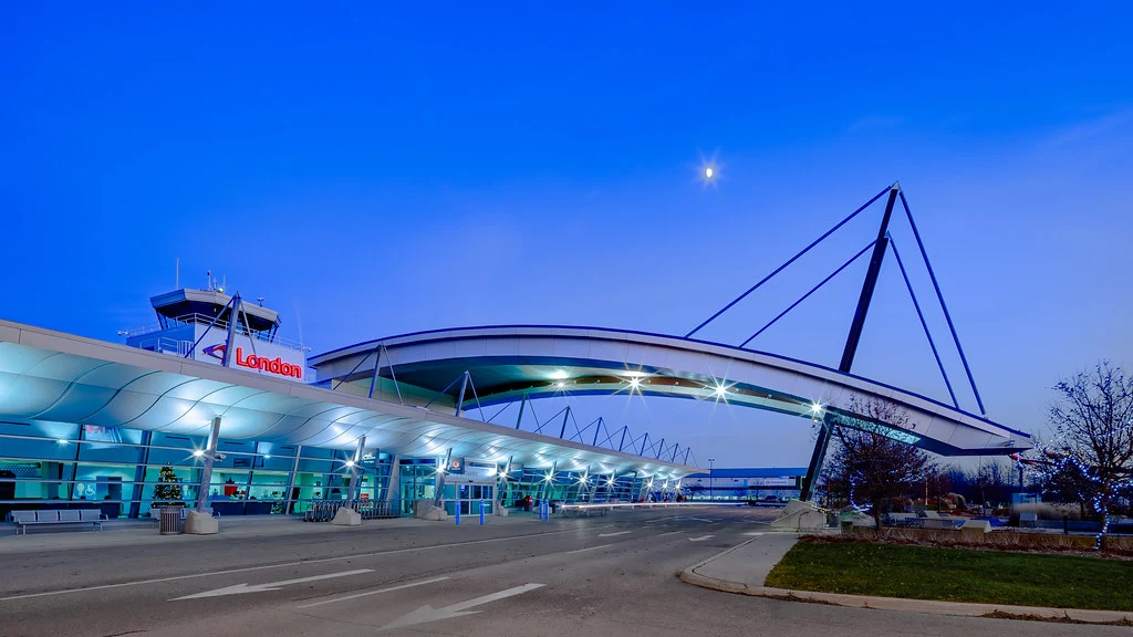 london ontario limo service-a luxury airport of london is provide a beautiful scene at night